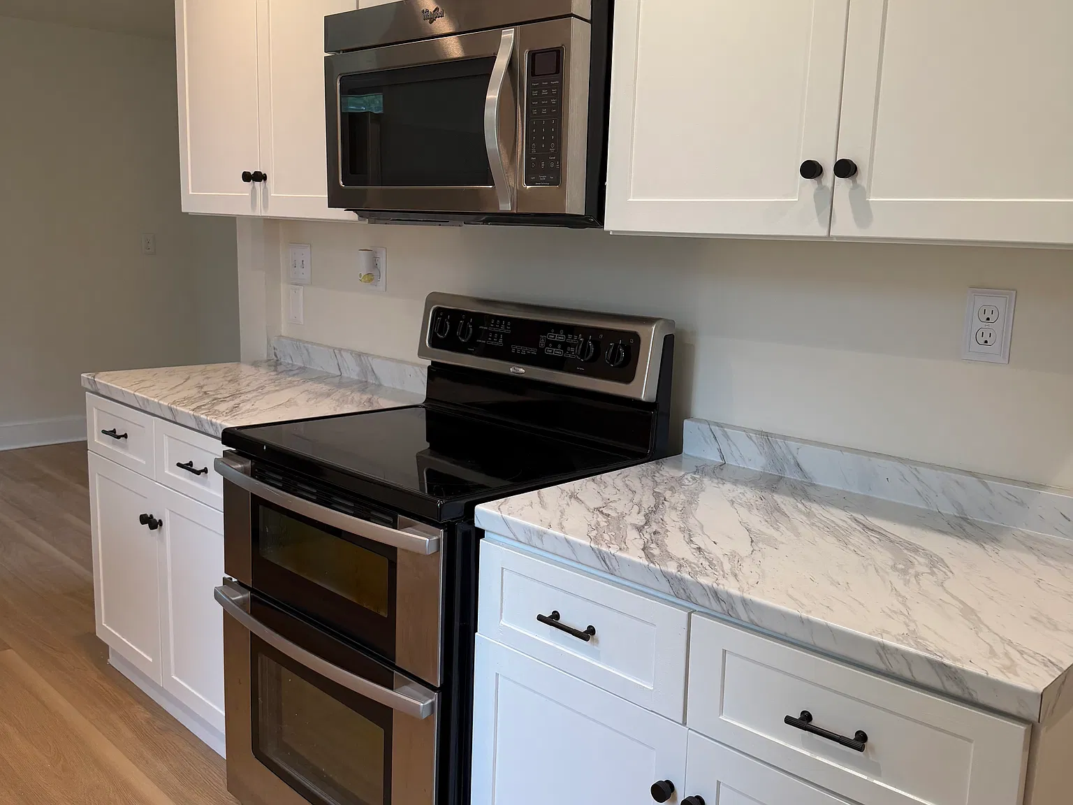 2 bed, 900 sqft, $1,750 — Photo 2
