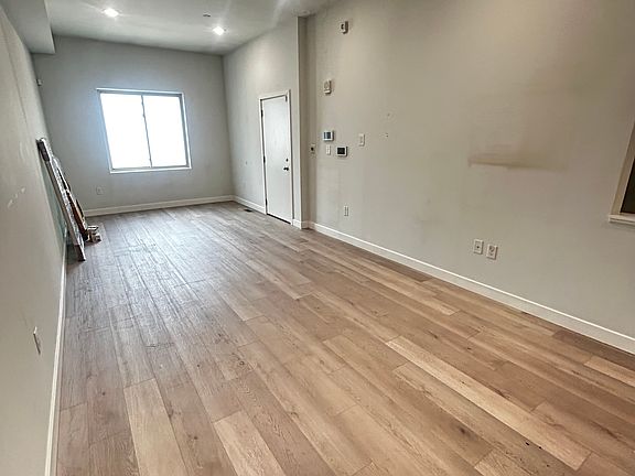 3rd image of 2423 N 7th St Floor 1