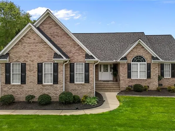 4589 Freedom Dr, Burlington, NC 27215
