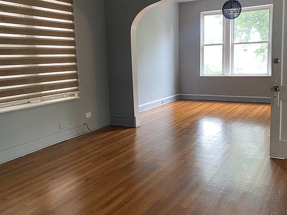 5th image of 4948 W School St APT 2