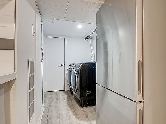 5th image of 130 Lambton Ave #Basement