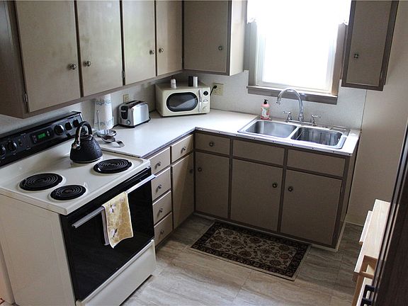 4th image of 505 N Buhl Farm Dr