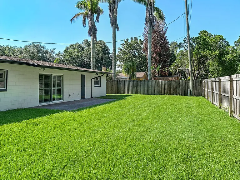 527 Cornwall Rd — Photo 30