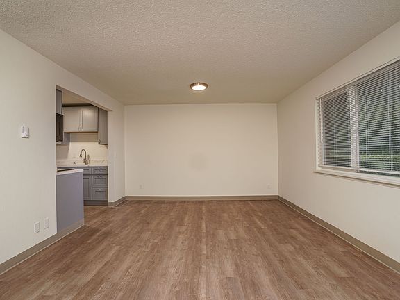 3rd image of 708 N J St APT 1