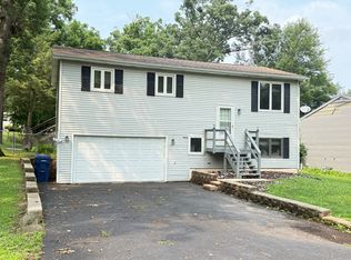 8910 Memory Trl, Wonder Lake, IL 60097