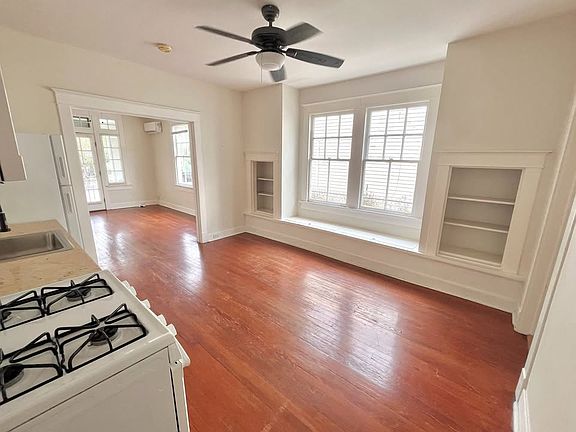 4th image of 2135 Robert St