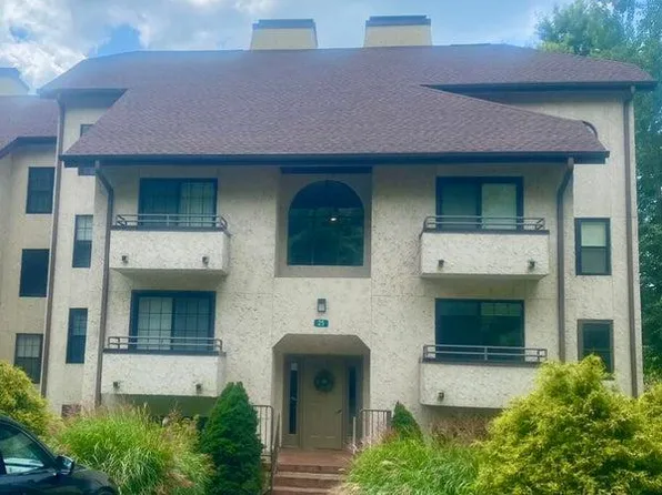 29 Midlake Dr, Lake Harmony, PA 18624