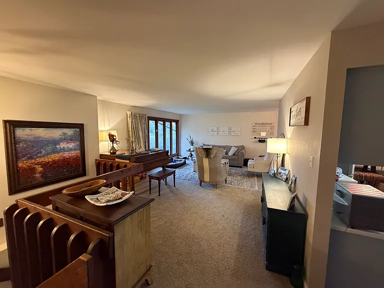 Rancher floor living room