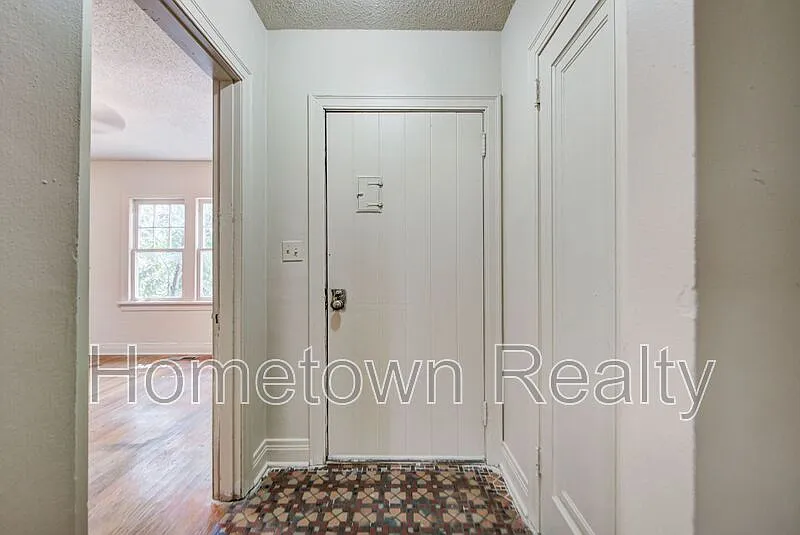 3 bed, 2.0 bath, 1543 sqft, $1,095 — Photo 4