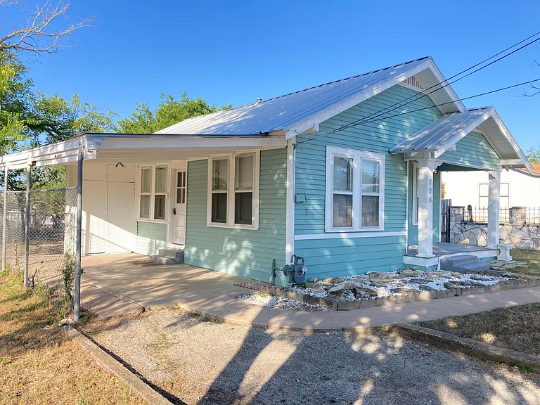 728 Moore St — Photo 29