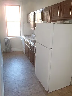Rented by Metroline Realty | media 9
