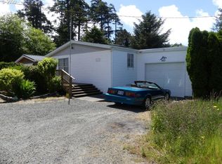 665 S Dolphin St, Rockaway Beach, OR