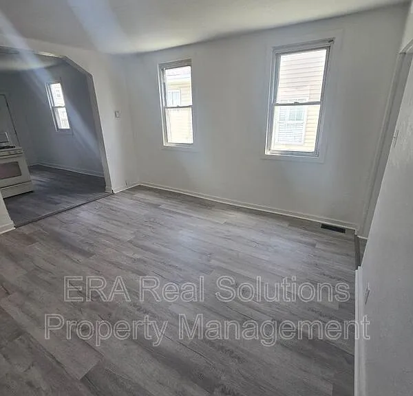 150 S Cypress Ave — Photo 9