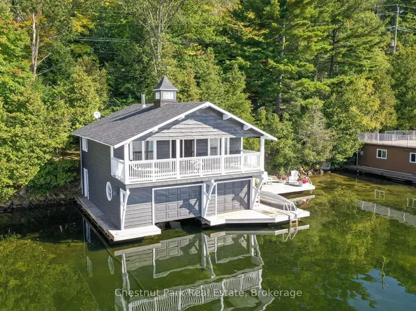 1375 Peninsula Rd, Muskoka Lakes, ON P0B 1J0