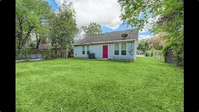5215 Kingsbury St — Photo 18