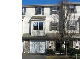 205 Picket Post Ct, Fort Washington, PA 19034