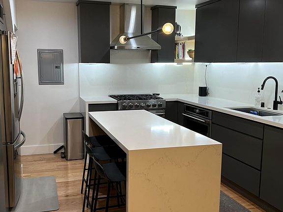 4th image of 1425 Stanford St APT 9