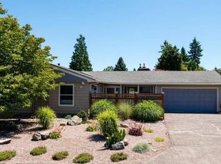 3230 SW Ridge Dr, Portland, OR 97219