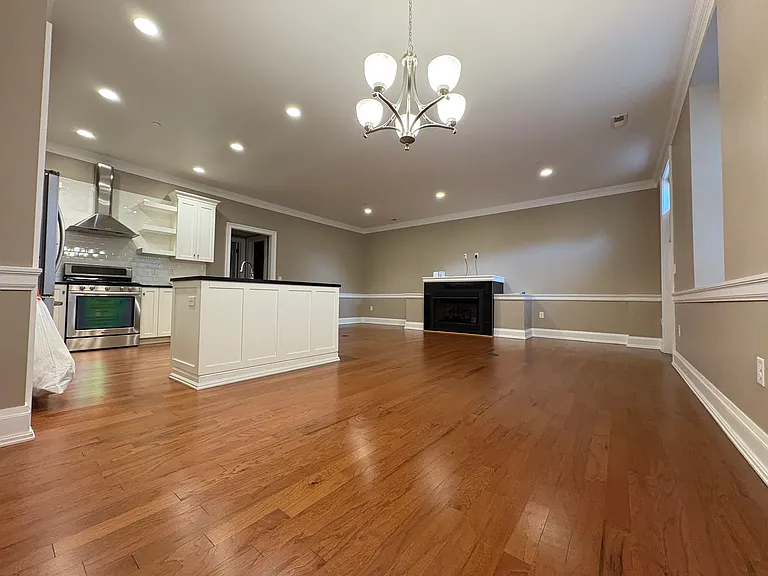 275 Glade View Ct — Photo 8