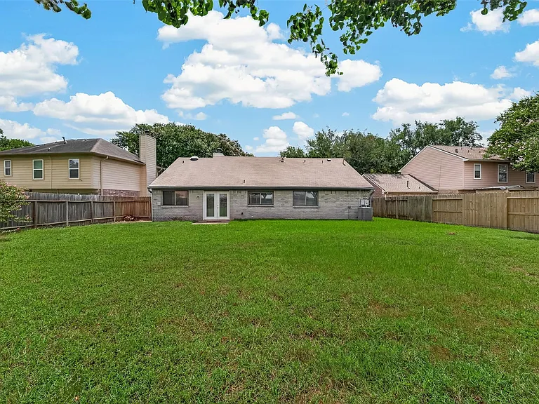 2423 Anthony Hay Ln — Photo 34