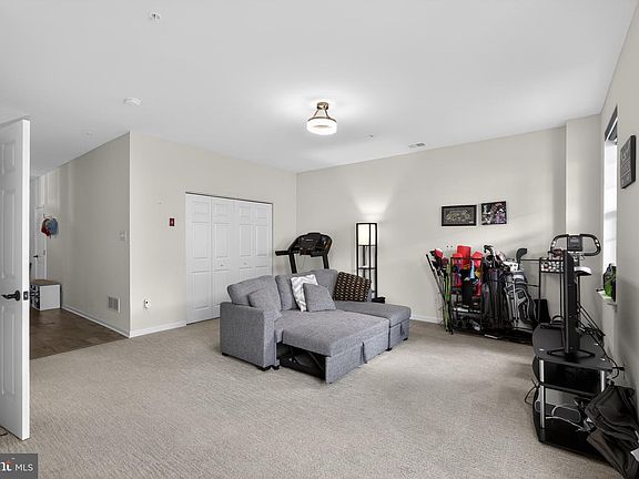 4th image of 207 Spring Ln