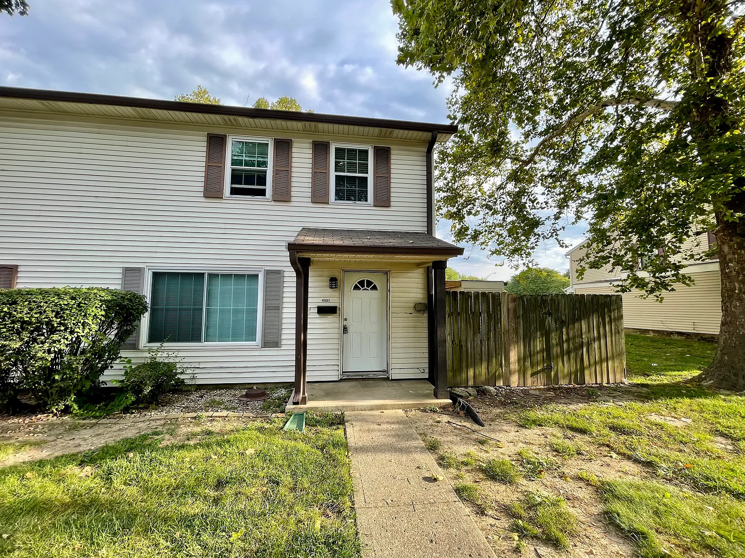 4907 Wildwood Ct — Photo 1