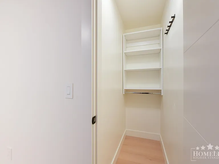 11004 78th Ave #BASEMENT — Photo 9