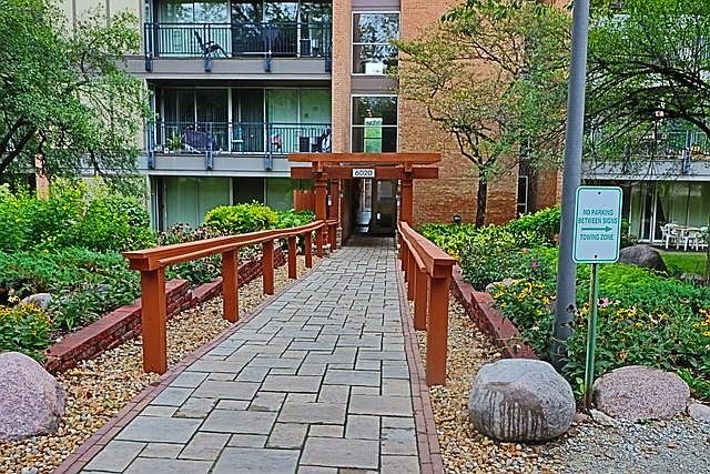 1st image of 6020 Oakwood Dr APT 2H