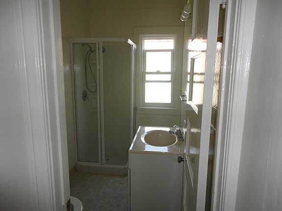 5th image of 125 Gifford Ave APT 5