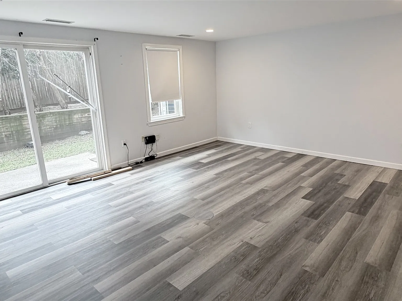 3 bed, 2.5 bath, 2286 sqft, $4,200 — Photo 1