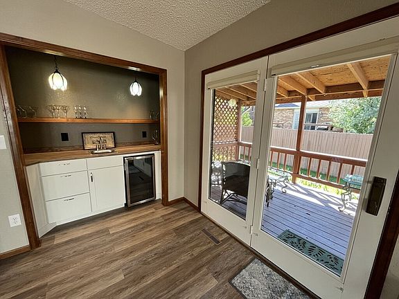 Wet Bar off in the living room space
*unfurnished
