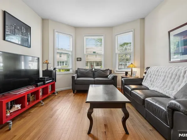 70 Llewellyn Ave, Bloomfield, NJ 07003