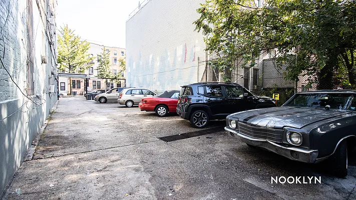 Rented by Nooklyn NYC LLC | media 19