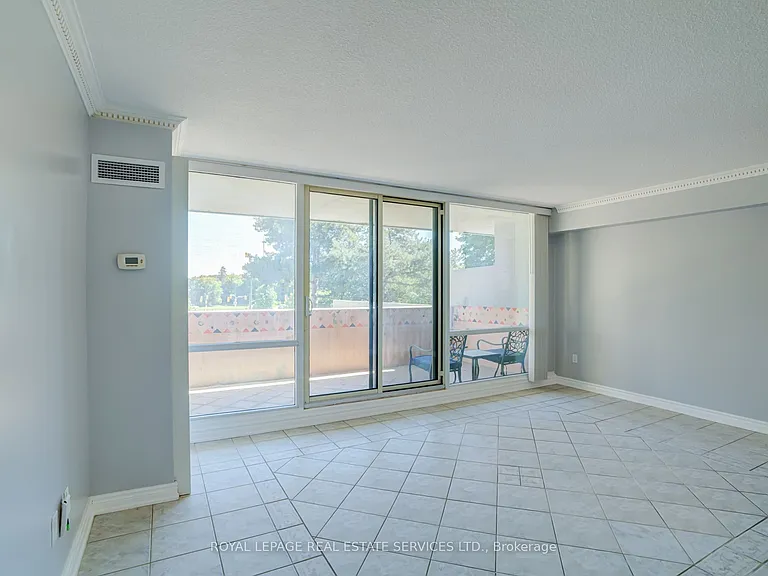 250 Scarlett Rd #206 — Photo 8