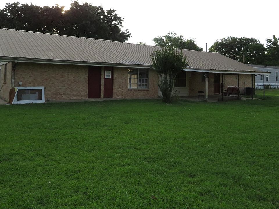 2nd image of 220 N Domingue Ave