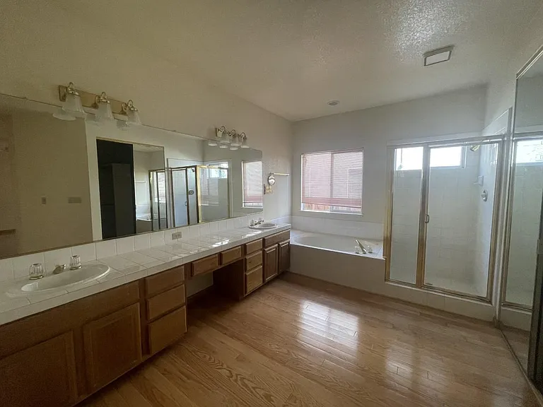 2234 Prestwick Dr — Photo 16