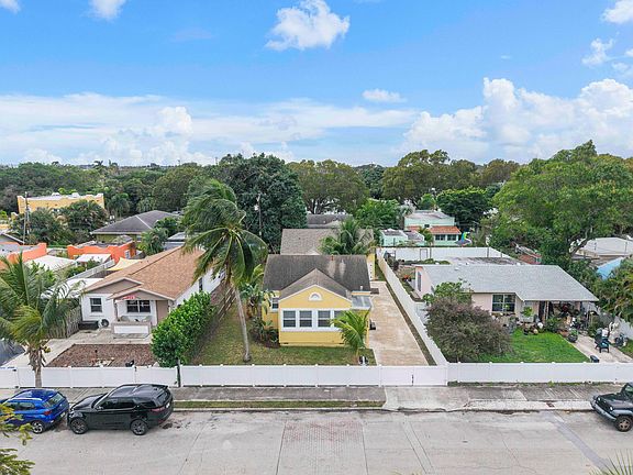 3rd image of 608 El Vedado
