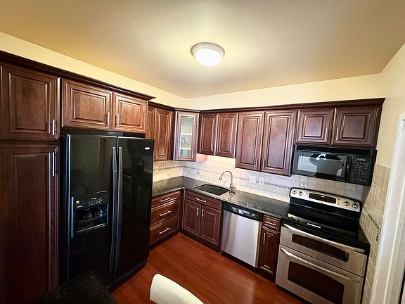 4th image of 29260 Laurel Dr #83
