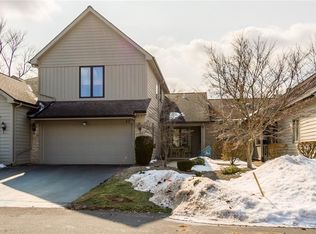 42 Wood Run Cmns, Rochester, NY 14612