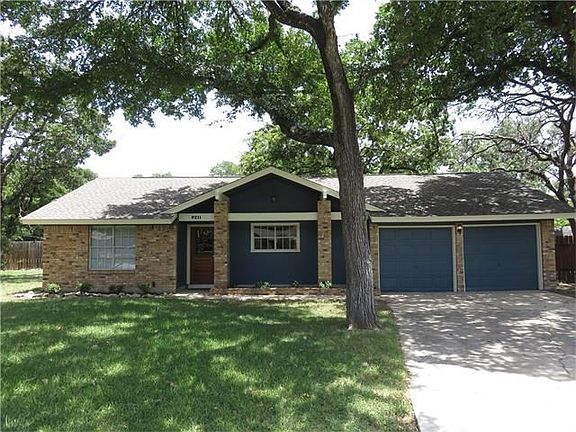 Front and back yards have heavy tree cover for lots of cool shade
