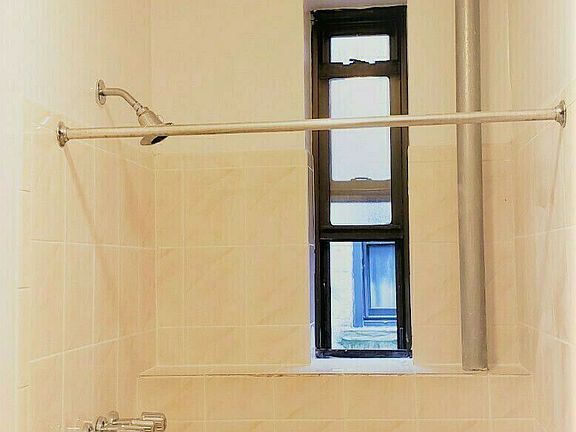 4th image of 3118 34th St APT 4