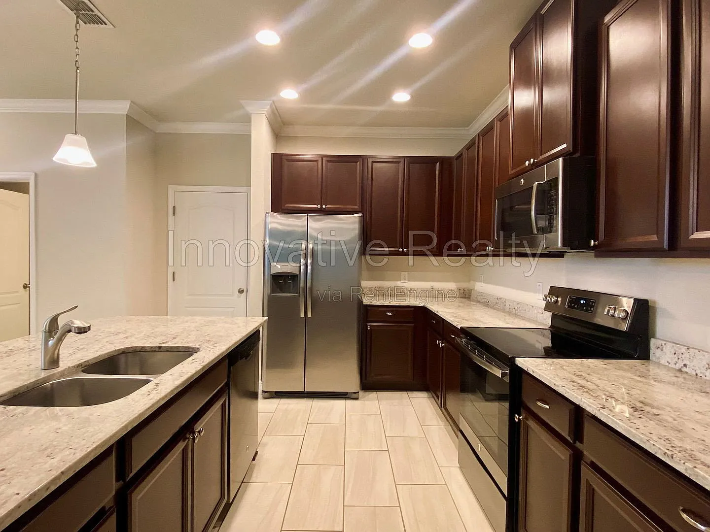 3 bed, 2.5 bath, 1787 sqft, $2,580 — Photo 4