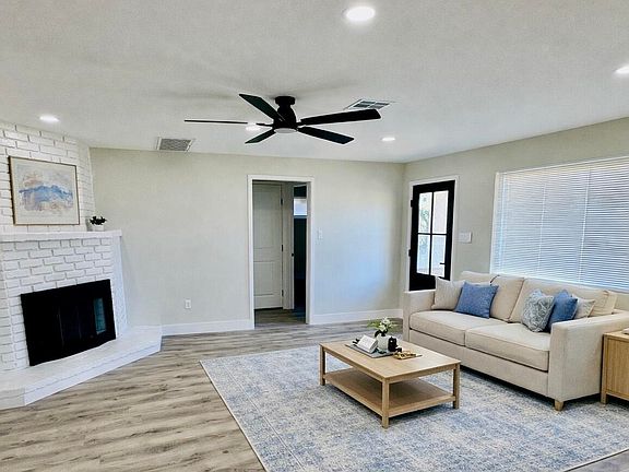 3rd image of 7900 Whirlaway Street