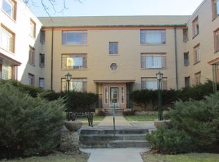 429 Linden Ave APT 2E, Wilmette, IL