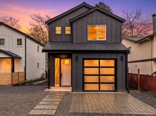 11017 35th Ave NE, Seattle, WA 98125