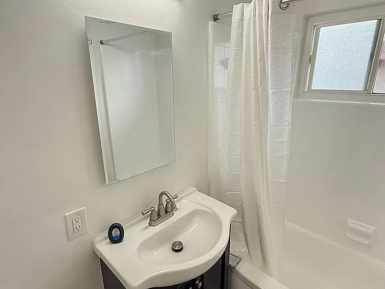 3720 Emerald St — Photo 22