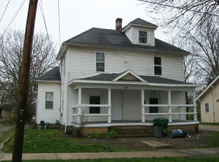 1400 7th St, Charleston, IL 61920