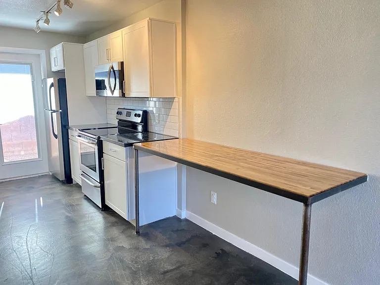4207 N 27th St #9 — Photo 14
