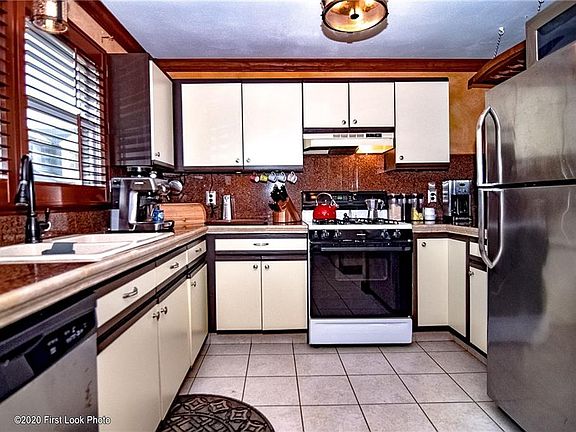 2nd image of 1603 Plainfield Pike APT G12