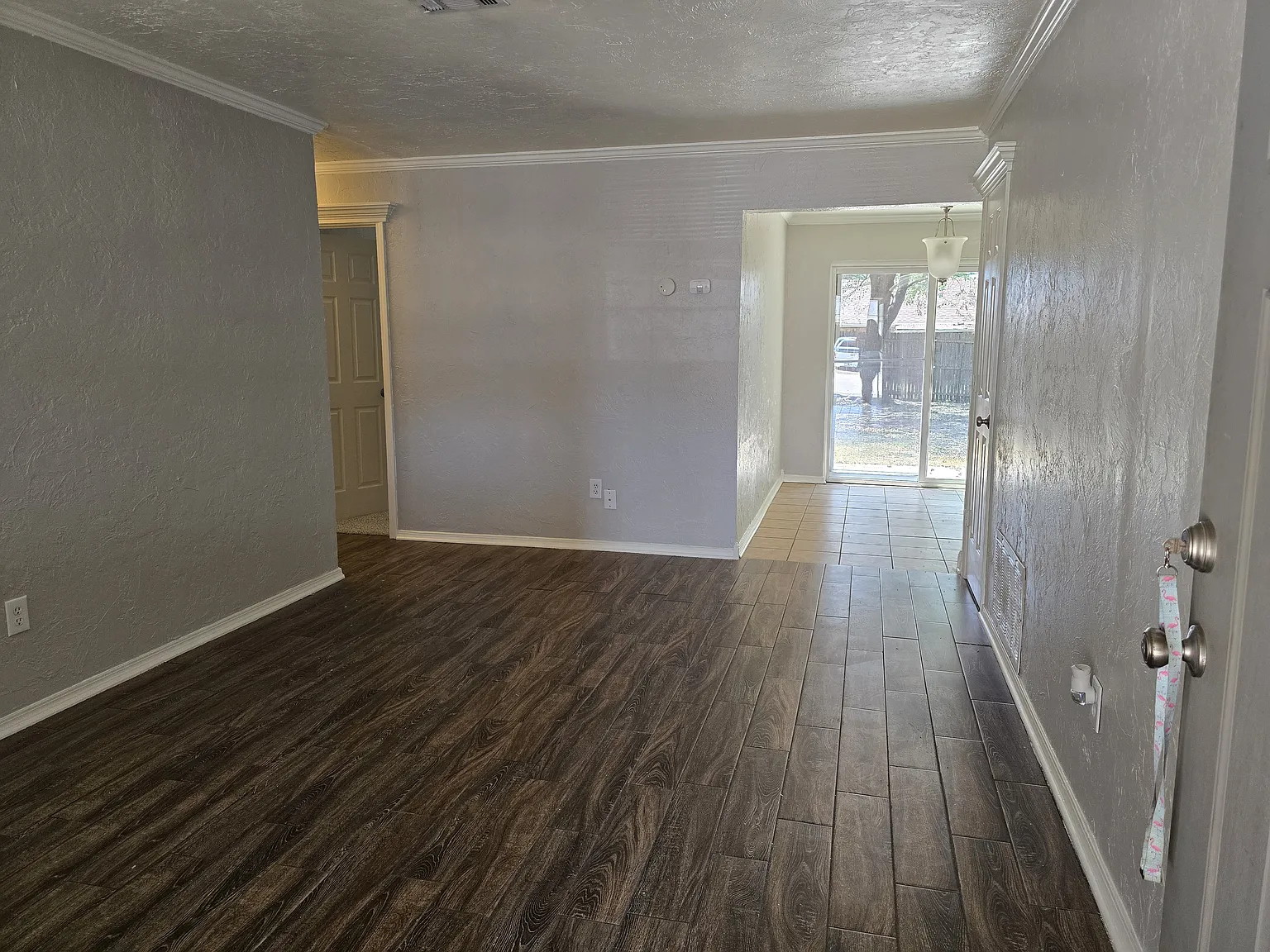 3 bed, 1.5 bath, 950 sqft, $1,250 — Photo 4